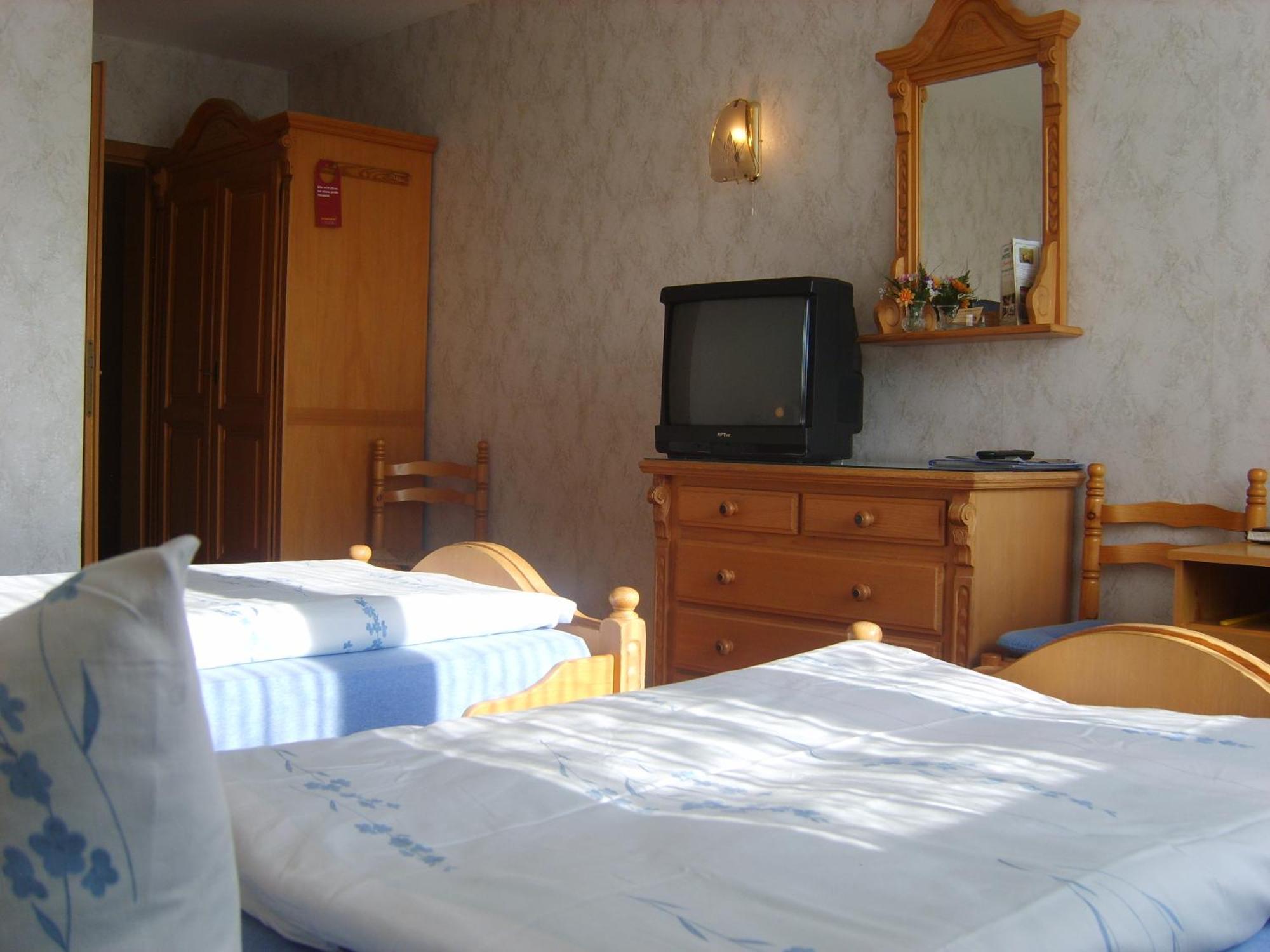 Landhotel Sperlingsberg Криммичау Экстерьер фото